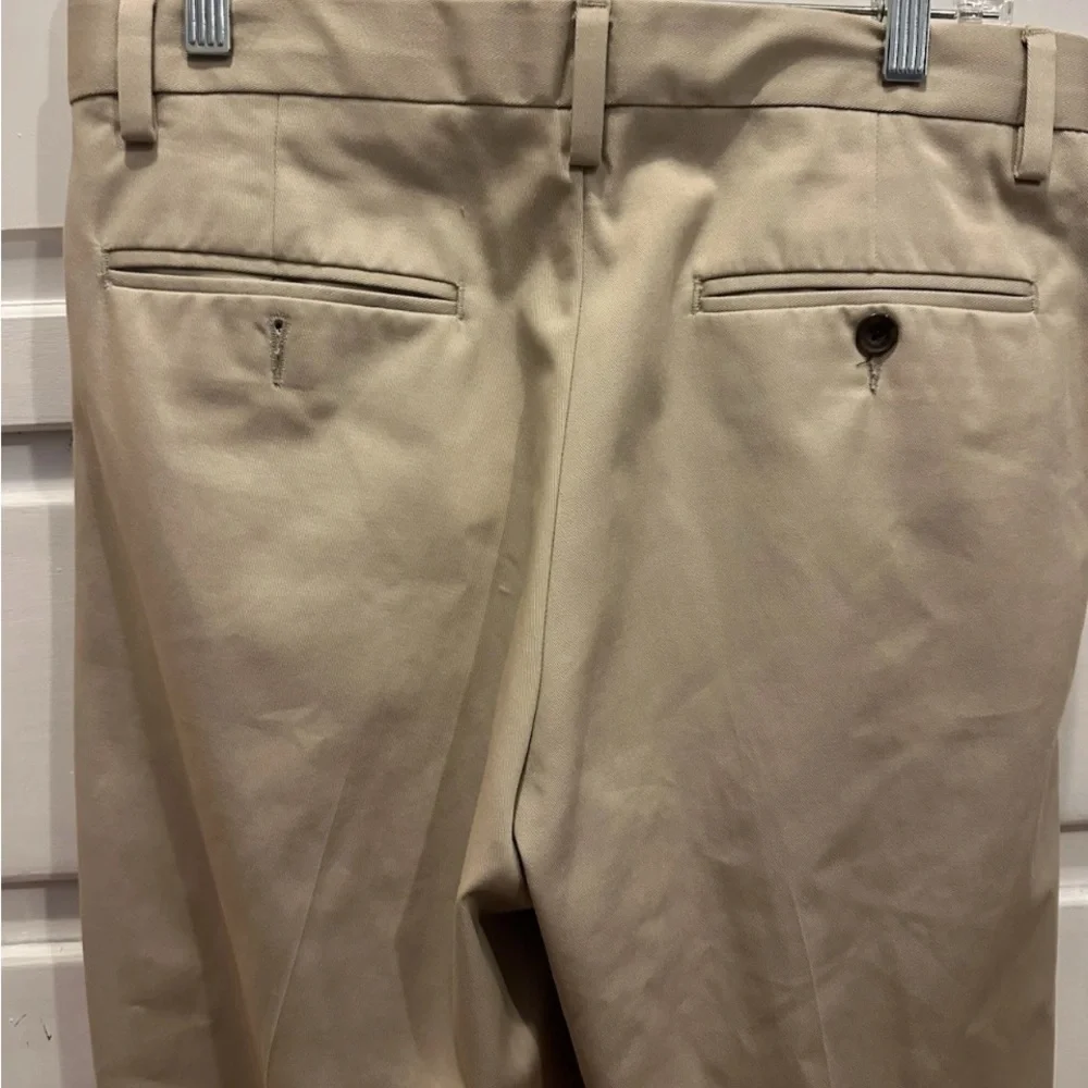 Eddie Bauer Pants Men’s 35/32 Beige Wrinkle Resistant Classic Fit Khaki no hem